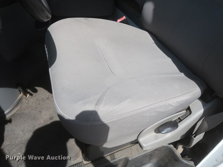 image for item IO9000 2008 Ford E350 Super Duty  box truck