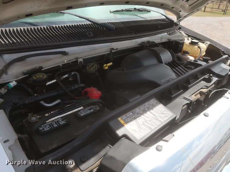 image for item IO9000 2008 Ford E350 Super Duty  box truck