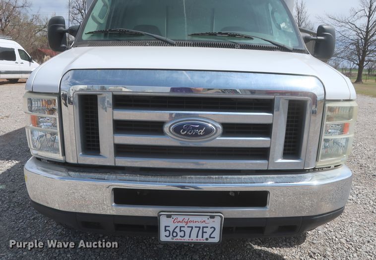 image for item IO9000 2008 Ford E350 Super Duty  box truck