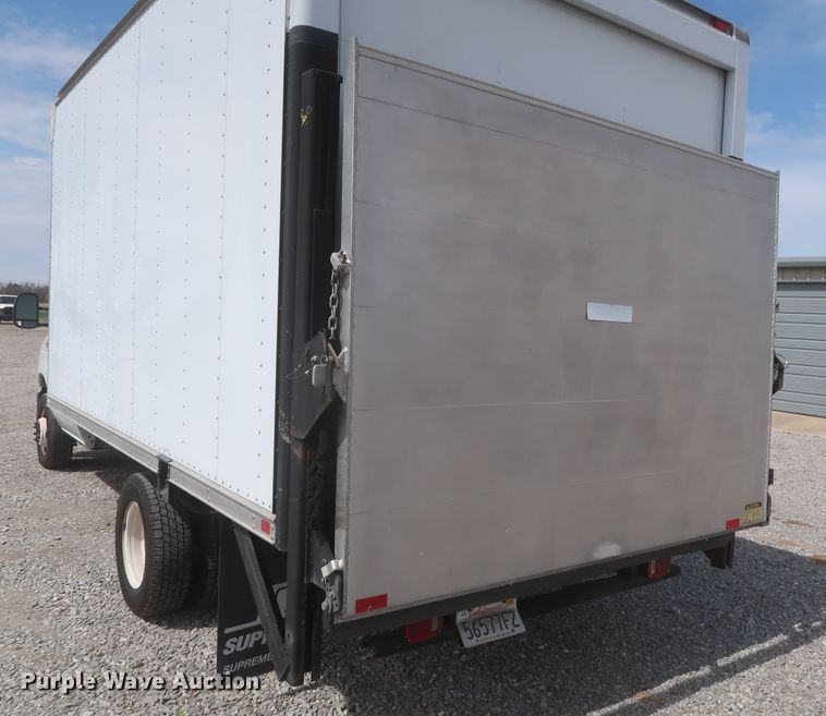 image for item IO9000 2008 Ford E350 Super Duty  box truck