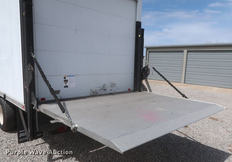 image for item IO9000 2008 Ford E350 Super Duty  box truck