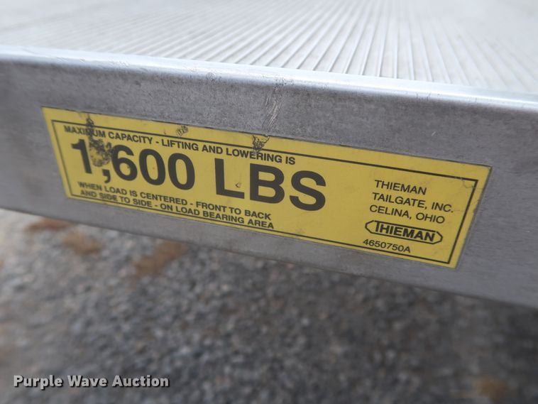 image for item IO9000 2008 Ford E350 Super Duty  box truck