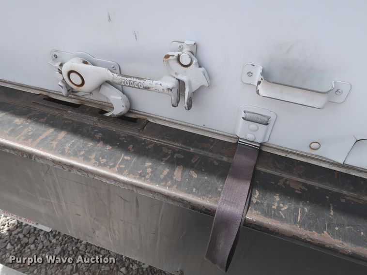 image for item IO9000 2008 Ford E350 Super Duty  box truck