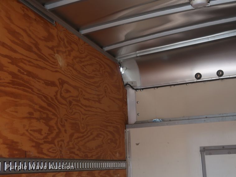 image for item IO9000 2008 Ford E350 Super Duty  box truck