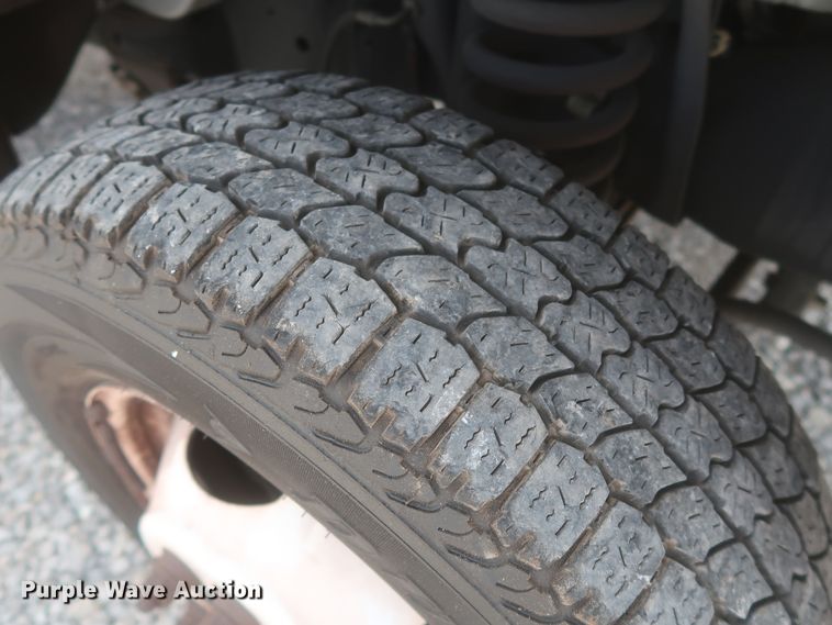 image for item IO9000 2008 Ford E350 Super Duty  box truck