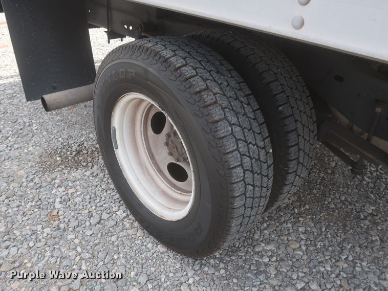 image for item IO9000 2008 Ford E350 Super Duty  box truck