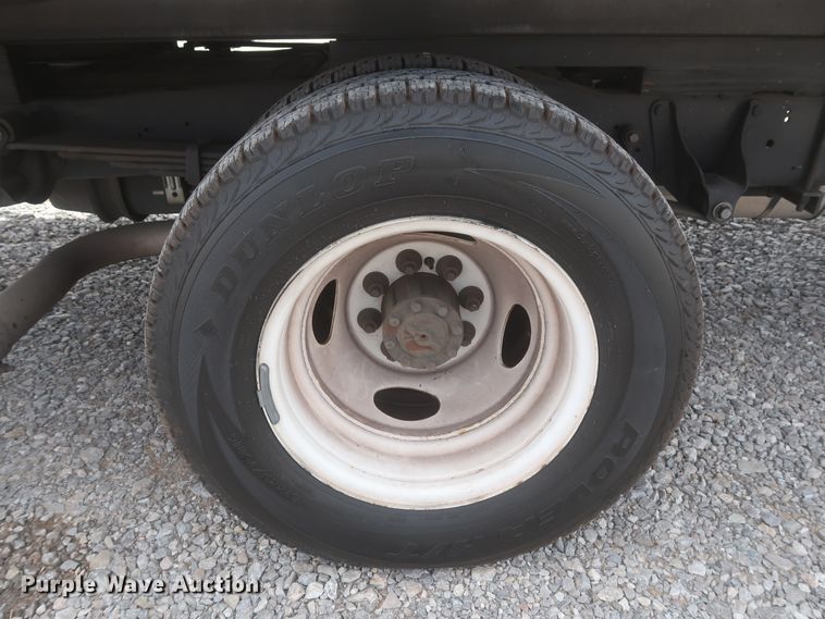 image for item IO9000 2008 Ford E350 Super Duty  box truck