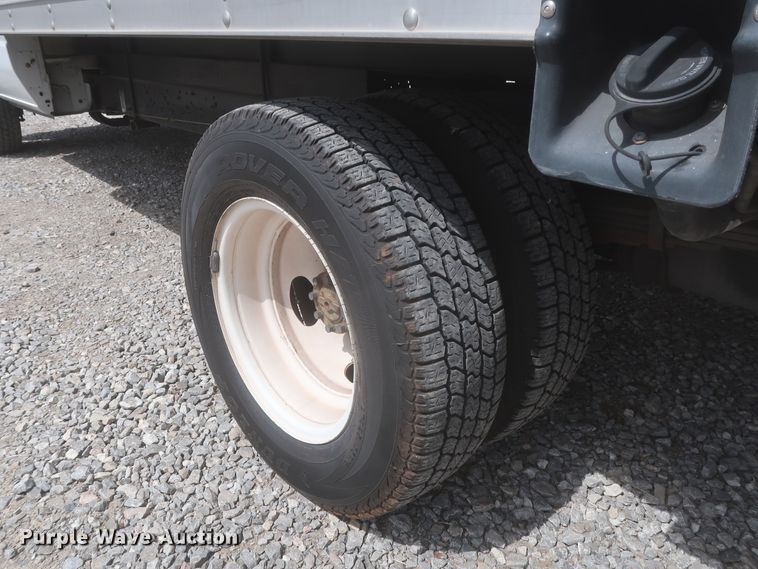 image for item IO9000 2008 Ford E350 Super Duty  box truck