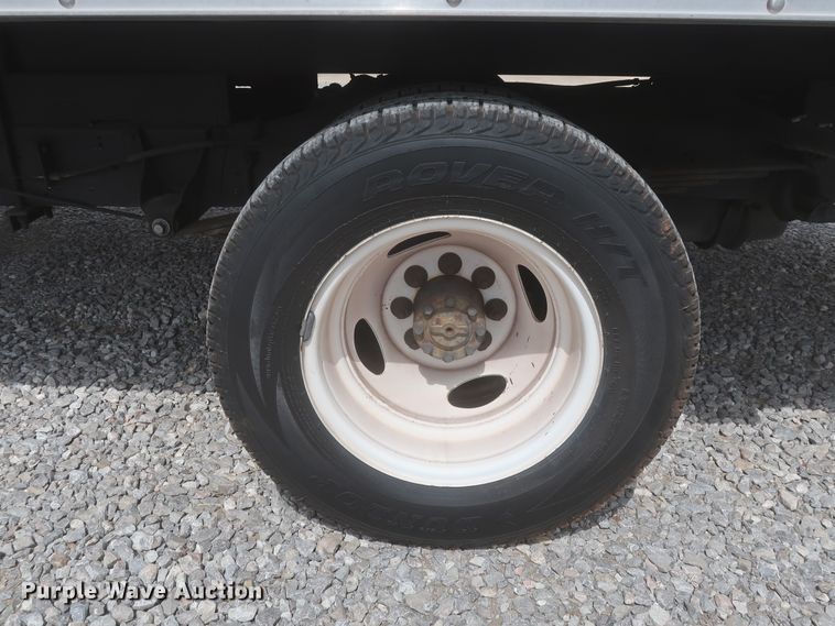 image for item IO9000 2008 Ford E350 Super Duty  box truck