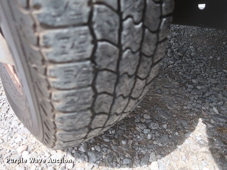 image for item IO9000 2008 Ford E350 Super Duty  box truck