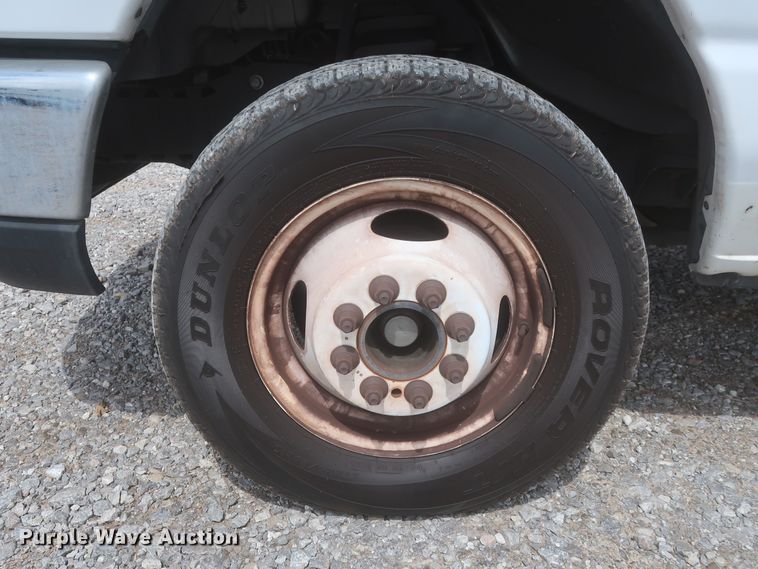 image for item IO9000 2008 Ford E350 Super Duty  box truck