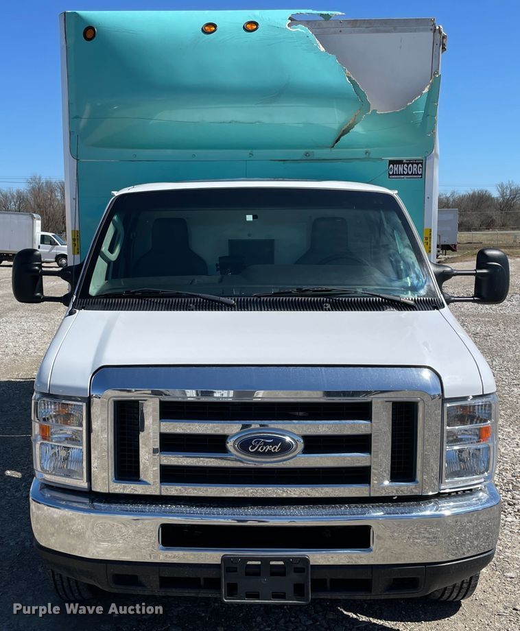 image for item IR9752 2016 Ford E350  box truck