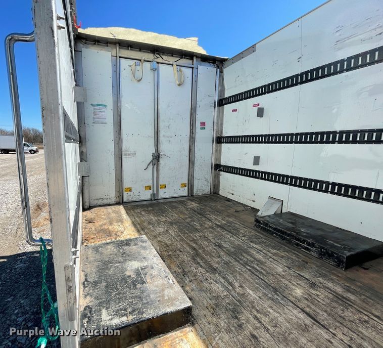 image for item IR9752 2016 Ford E350  box truck