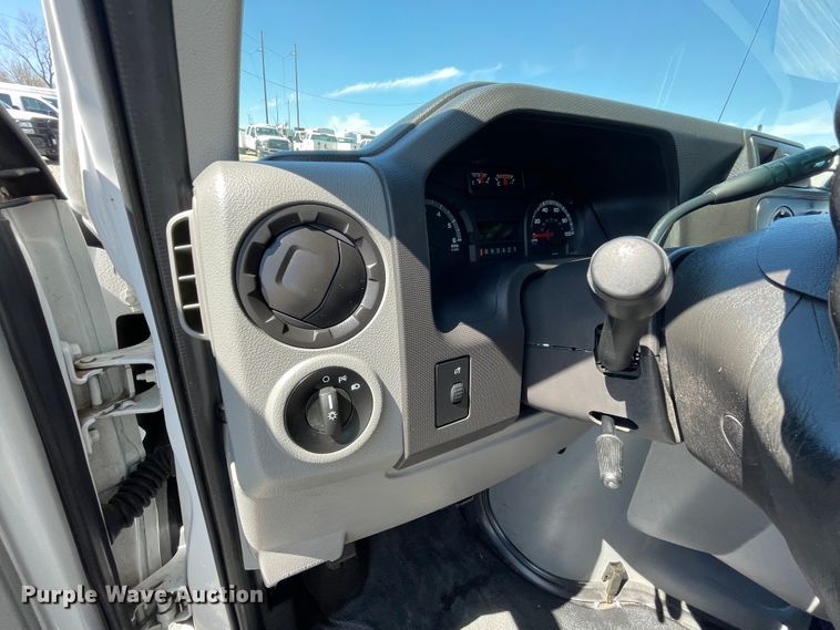 image for item IR9752 2016 Ford E350  box truck