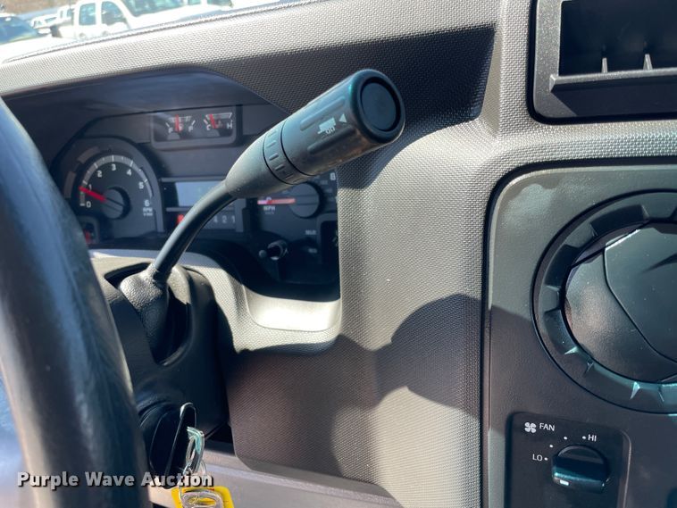 image for item IR9752 2016 Ford E350  box truck