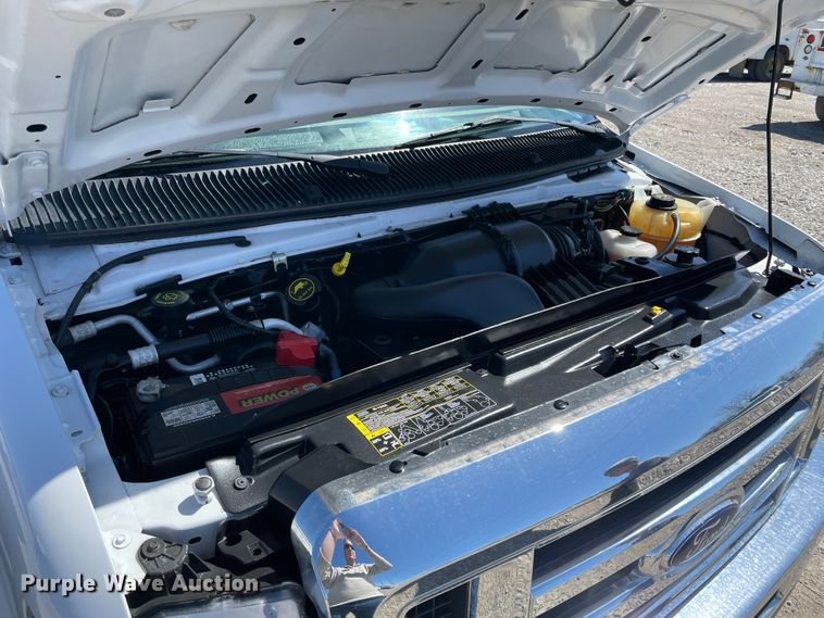 image for item IR9752 2016 Ford E350  box truck