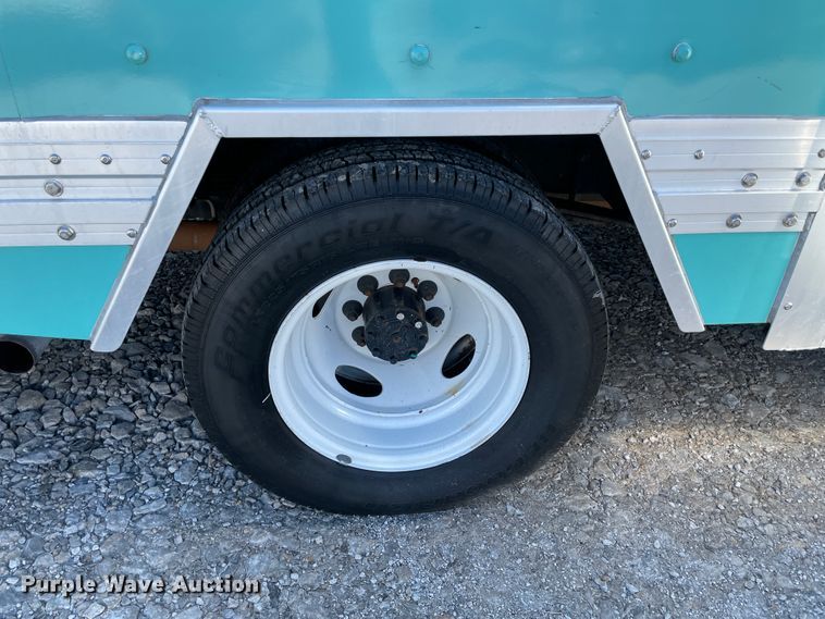 image for item IR9752 2016 Ford E350  box truck