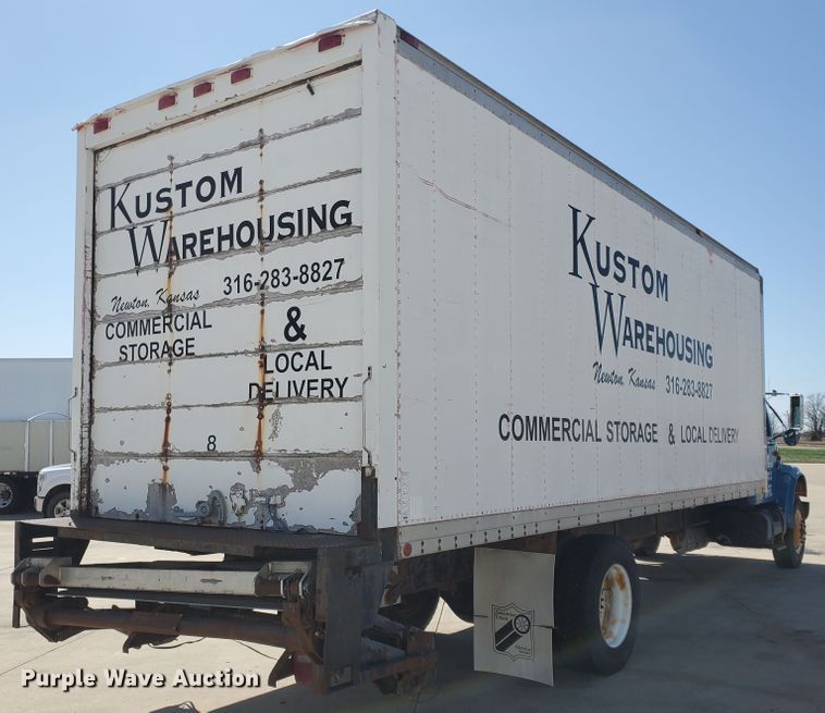 image for item IX9048 1997 International 4700  box truck