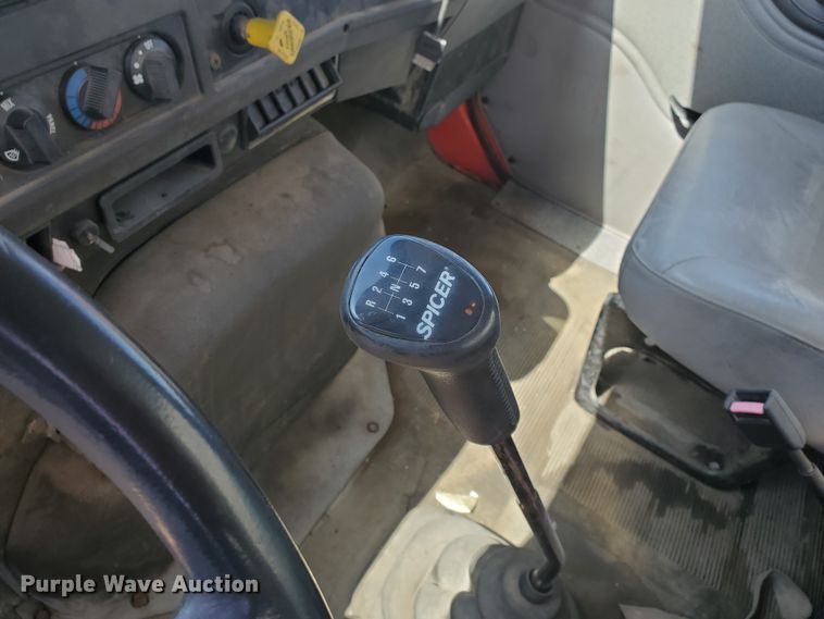 image for item IX9048 1997 International 4700  box truck