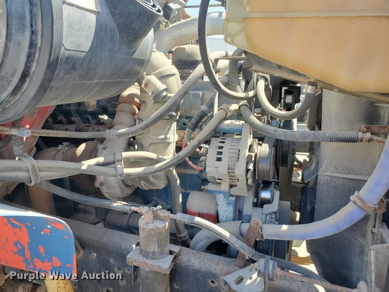 image for item IX9048 1997 International 4700  box truck