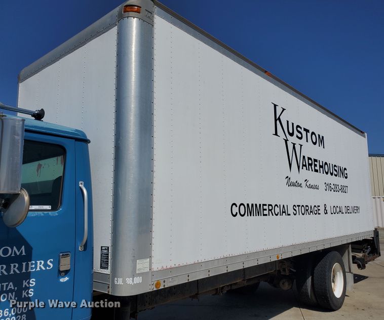 image for item IX9048 1997 International 4700  box truck