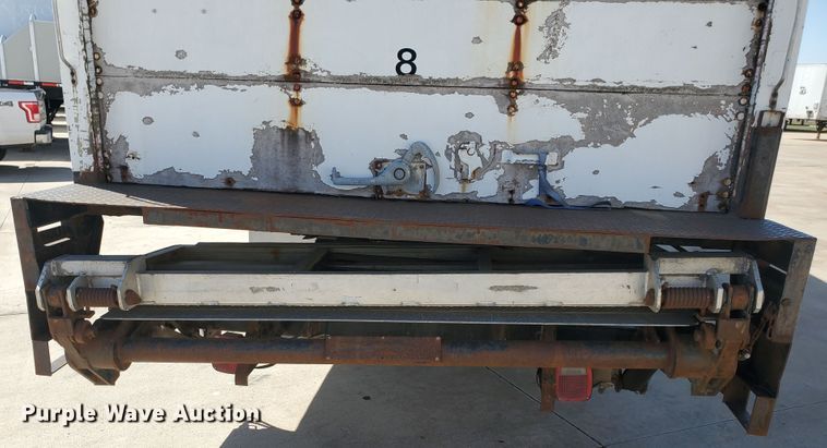 image for item IX9048 1997 International 4700  box truck