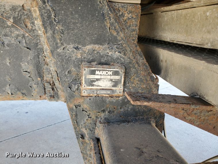 image for item IX9048 1997 International 4700  box truck