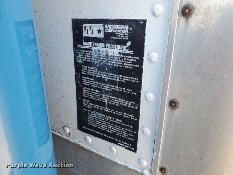 image for item IX9048 1997 International 4700  box truck