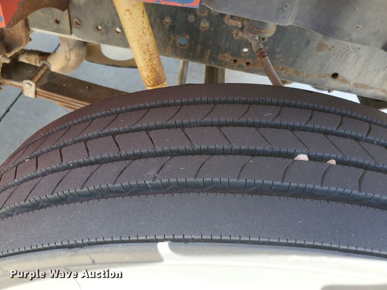 image for item IX9048 1997 International 4700  box truck