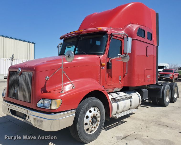 image for item IX9050 2007 International 9400i  semi truck