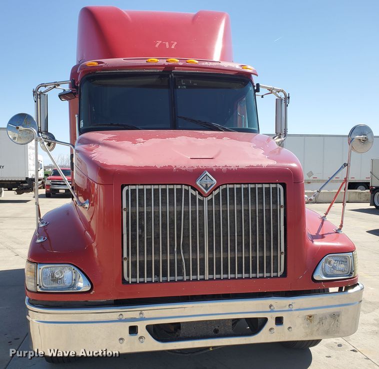 image for item IX9050 2007 International 9400i  semi truck