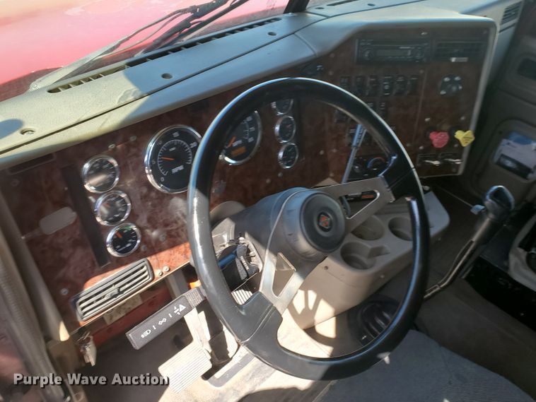 image for item IX9050 2007 International 9400i  semi truck