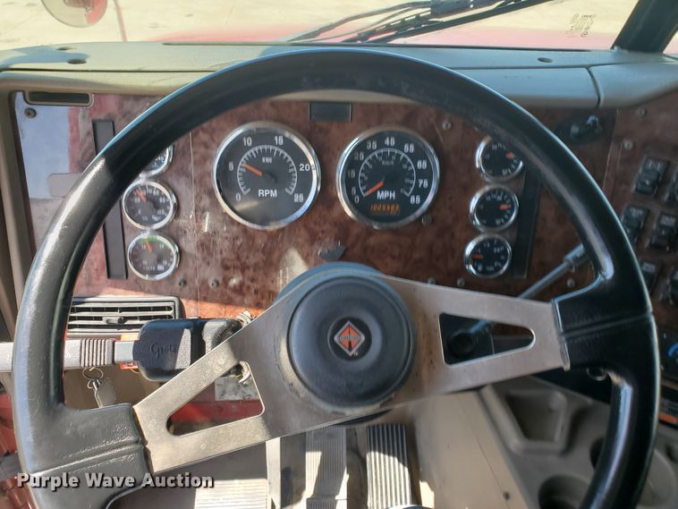 image for item IX9050 2007 International 9400i  semi truck