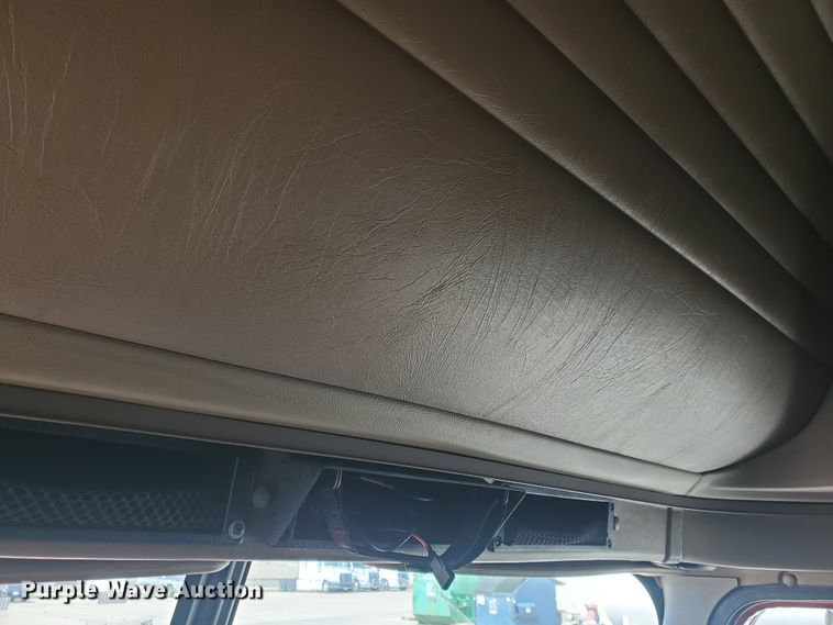 image for item IX9050 2007 International 9400i  semi truck