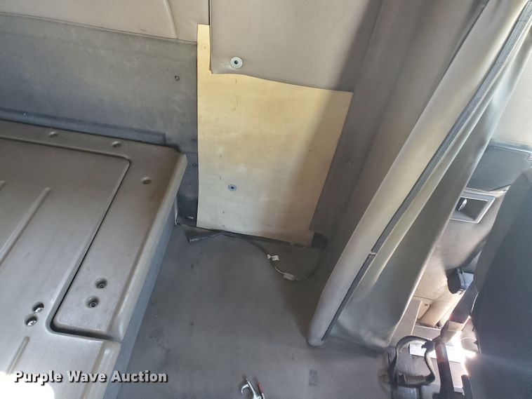 image for item IX9050 2007 International 9400i  semi truck