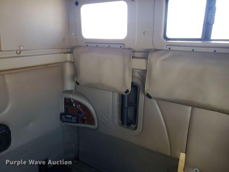 image for item IX9050 2007 International 9400i  semi truck