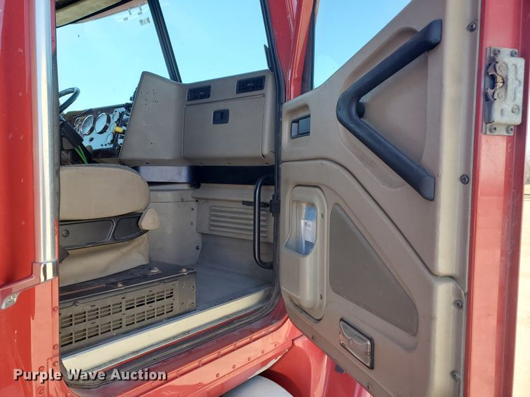 image for item IX9050 2007 International 9400i  semi truck