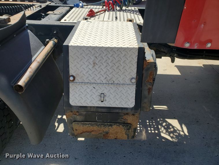 image for item IX9050 2007 International 9400i  semi truck