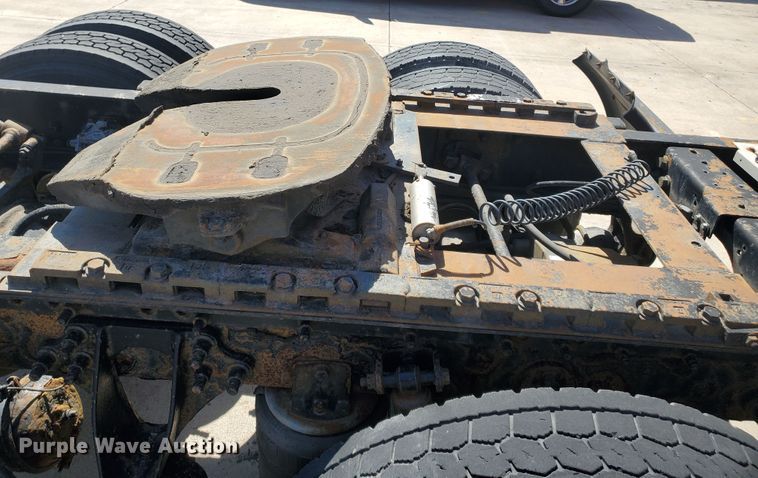 image for item IX9050 2007 International 9400i  semi truck