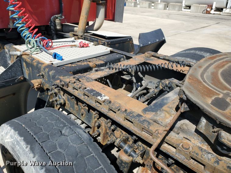 image for item IX9050 2007 International 9400i  semi truck