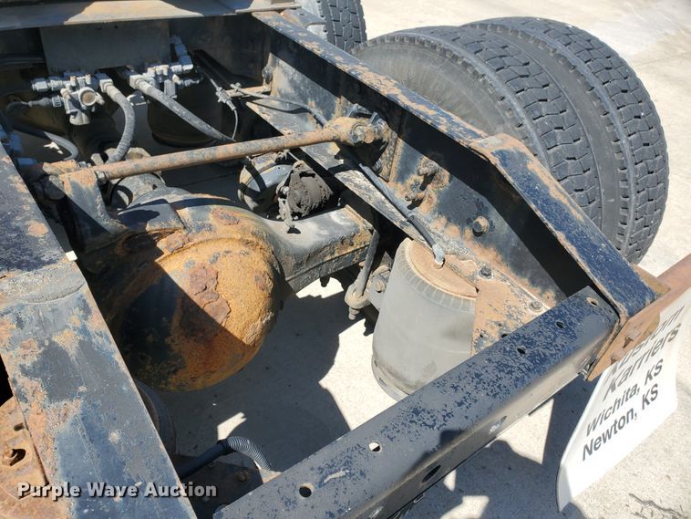 image for item IX9050 2007 International 9400i  semi truck