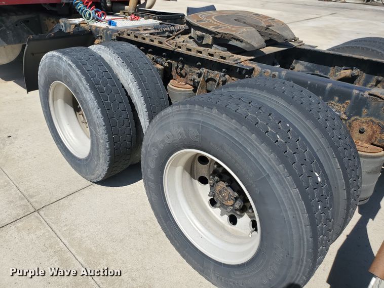 image for item IX9050 2007 International 9400i  semi truck