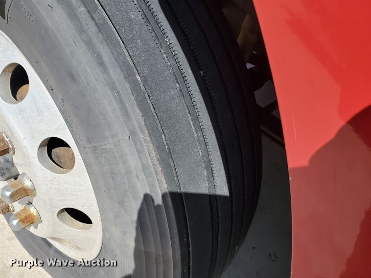 image for item IX9050 2007 International 9400i  semi truck