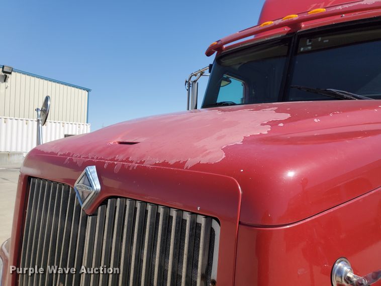 image for item IX9050 2007 International 9400i  semi truck