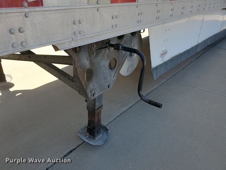 image for item IX9055 2006 Utility VS2RA refrigerated van trailer