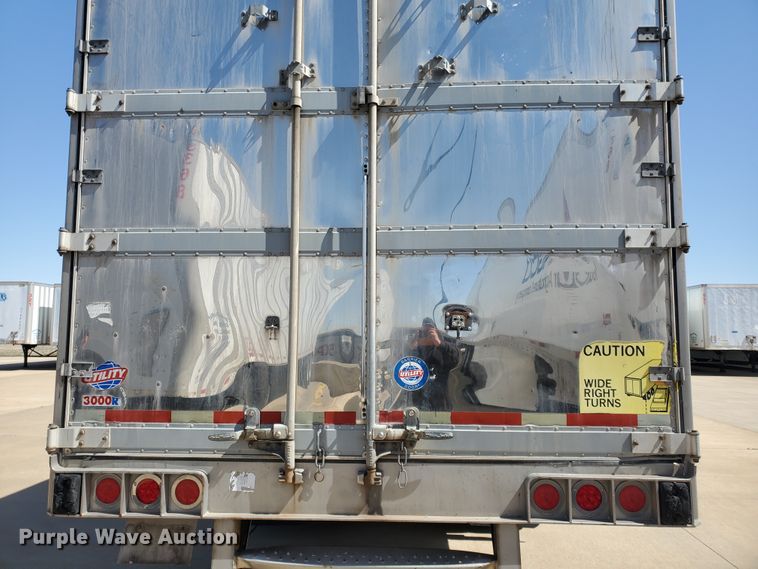 image for item IX9055 2006 Utility VS2RA refrigerated van trailer