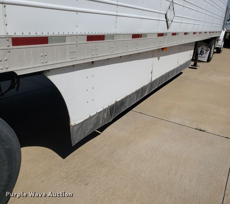 image for item IX9055 2006 Utility VS2RA refrigerated van trailer