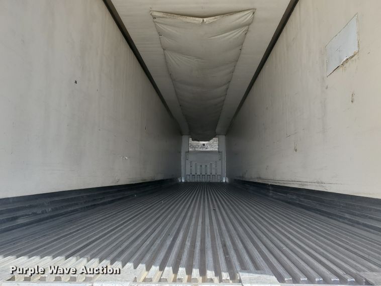 image for item IX9055 2006 Utility VS2RA refrigerated van trailer