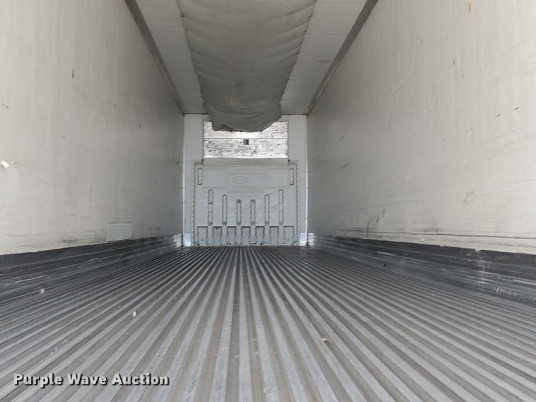 image for item IX9055 2006 Utility VS2RA refrigerated van trailer