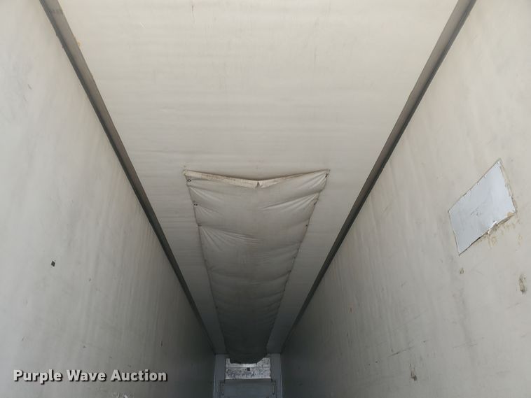 image for item IX9055 2006 Utility VS2RA refrigerated van trailer